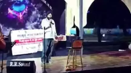रतलाम: जिला पुरातत्व पर्यटन एवं संस्कृति परिषद द्वारा गुलाब चक्कर में सांस्कृतिक कार्यक्रम आयोजित, कलाकारों ने दी प्रस्तुति