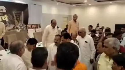 मुरादाबाद: लोकतंत्र सेनानियों का निजी होटल में सम्मान समारोह आयोजित किया गया