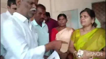 తాండూరు: మెదడును చూపించి బోధించినందుకు సైన్స్ టీచర్ సస్పెండ్