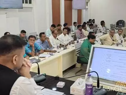 बेगूसराय: कारगिल भवन में आगामी विधानसभा चुनाव को लेकर DM की अध्यक्षता में हुई बैठक, कई मुद्दों पर हुई चर्चा
