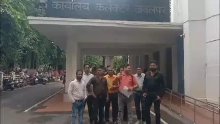 जबलपुर: शिक्षा माफिया से परेशान अभिभावक पहुंचे कलेक्ट्रेट, दूसरे सत्र में भी कार्रवाई जस की तस
