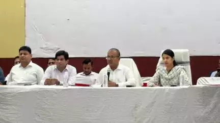 औरंगाबाद: नगर भवन में पंचायत उप निर्वाचन के लिए मतदान पदाधिकारियों एवं मतदानकर्मियों का हुआ एक दिवसीय प्रशिक्षण