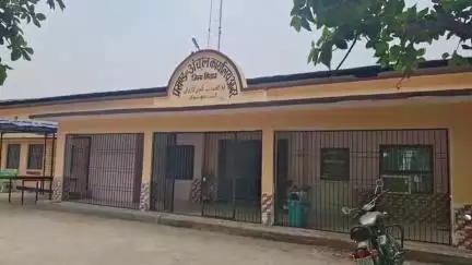 आंदर: आंदर प्रखंड मुख्यालय में त्रिस्तरीय पंचायत उपचुनाव में एक प्रत्याशी ने नाम वापस लिया