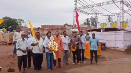 ପାରଳାଖେମୁଣ୍ଡି: ଜଗନ୍ନାଥ ମନ୍ଦିର ସ୍ଥିତ ତିନି ରଥରେ ଲାଗିଲା ନୀଳଚକ୍ର