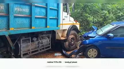 ಶೃಂಗೇರಿ: ಕಾರು ಮತ್ತು ಟಿಪ್ಪರ್ ಲಾರಿ ನಡುವೆ ಬೀಗರ ಅಪಘಾತ ವಾಹನ ಸವಾರರು ಪಾರು
