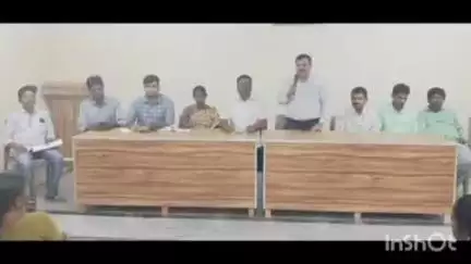 స్వయం ఉపాధి దిశగా డ్వాక్రా సంఘాలు బలోపేతం కావాలి గ్రామ సంఘాల లీడర్ల సమావేశంలో ఎంపీడీవో త్రివిక్రమ రావు వెల్లడి