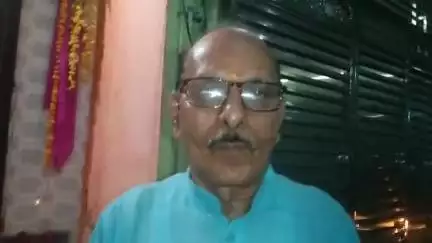 खबर औरैया से ठठराई मोहल्ला में स्थित मां मनसा देवी मंदिर पर हुआ दीप यज्ञ आयोजन जानकारी देते रविंद्र चतुर्वेदी