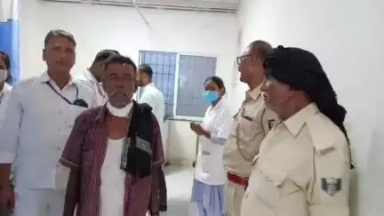 सिवान: मखदूम सराय पूरब टोला: पारिवारिक कलह में एक व्यक्ति ने काटा गला, अस्पताल में भर्ती
