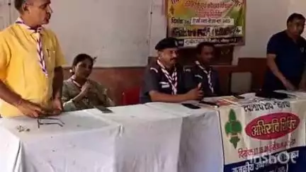 मनिया: मनिया में आयुक्त स्काउट गिर्राज प्रसाद गर्ग ने अभिरुचि शिविर का किया निरीक्षण