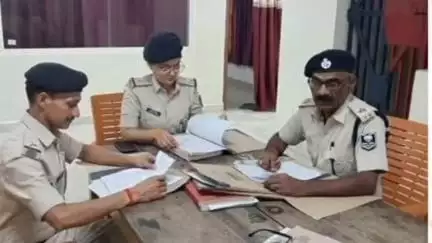 बेलागंज: चाकन्द थाना परिसर में लंबित मामलों को लेकर सर्किल इंस्पेक्टर ने पदाधिकारियों के साथ की बैठक