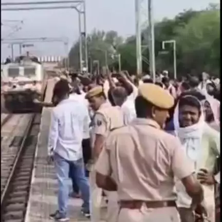 राजगढ़: राजगढ़ रेलवे स्टेशन पर केंद्रीय मंत्री के अथक प्रयासों से प्रयागराज ट्रेन का ठहराव शुरू, ग्रामीणों ने जताया आभार