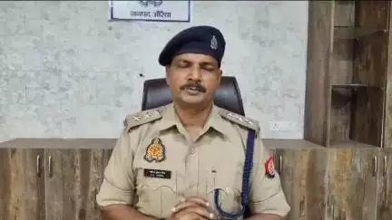 औरैया महिला थाना पर नियुक्त महिला पुलिसकर्मी की इंस्टाग्राम पर रील पोस्ट के संबंध में जानकारी देते क्षेत्राधिकारी