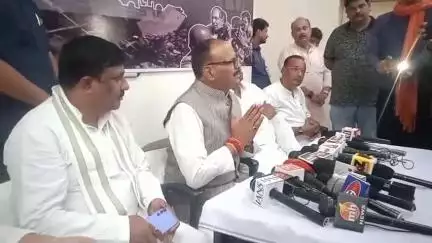 नवाबगंज: मेयो अस्पताल में डिप्टी सीएम ने सपा और कांग्रेस पर जमकर साधा निशाना
