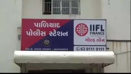 કાનીયાડ ગામે સ્ટેટ મોનિટરિંગ સેલ એ જુગારધામ ઉપર દરોડો પાડ્યો,8 ઈસમો વિરુદ્ધ ગુન્હો નોંધી રૂ.10,64,400 નો મુદ્દામાલ જપ્ત