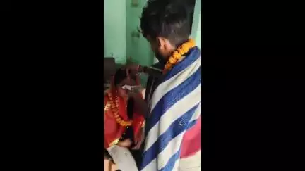 फतेहपुर: फतेहपुर थाना क्षेत्र में प्रेमी युगल का शादी करते वीडियो वायरल