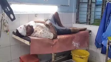 रामगढ़ चौक: तेतरहट में दो धुर जमीन के विवाद में मारपीट, दोनों पक्षों से एक-एक व्यक्ति घायल, सदर अस्पताल में भर्ती