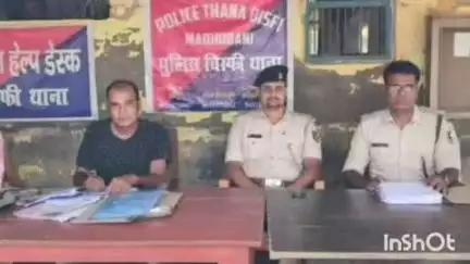 बिस्फी: बेनीपट्टी सर्किल इंस्पेक्टर नीरज वर्मा ने बिस्फी थाना का किया निरीक्षण