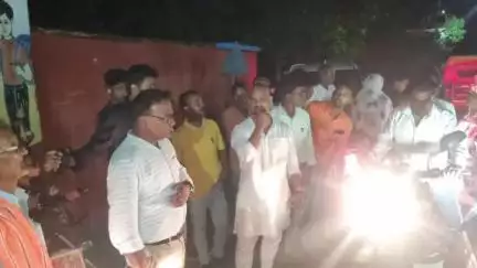 कोचाधामन: टूपामारी महादलित टोला में चौपाल कार्यक्रम आयोजित, ग्रामीणों को योजनाओं के बारे में किया जागरूक