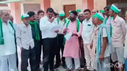 नानपारा: तहसील नानपारा में भारतीय किसान यूनियन ने अपनी मांगों को लेकर नायब तहसीलदार को सौंपा ज्ञापन