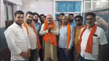 महराजगंज: महाराजगंज सांसद प्रतिनिधि को रोगी कल्याण समिति का सदस्य बनाए जाने पर लोगों ने किया स्वागत