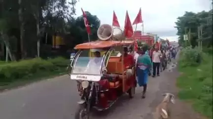 আউশগ্রাম ১: সিপিআইএমের মিছিল ও পথসভা অনুষ্ঠিত হল আউশগ্রামের দিগনগর এলাকায়, তামান্নার মৃত্যু নিয়ে তীব্র প্রতিবাদ জানানো হয়
