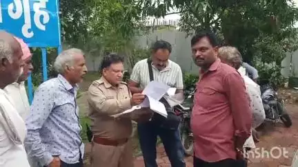 उज्जैन ग्रामीण: कनीपुरा रोड पर डंपर की टक्कर से मुकेश की मौत, पुलिस ने करवाया पोस्टमार्टम