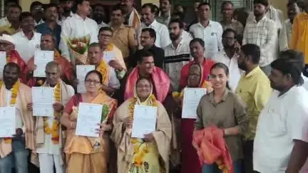 अंबड: अंबड उपविभागीय अधिकारी चव्हाण यांचे उपस्थिती 1975 च्या आणीबाणी वर्षातील सैनिकांचा आ नारायण कुचेंच्या उपस्थिती सत्कार