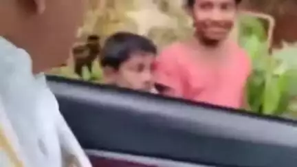 ಪುತ್ತೂರು: ಪಟ್ಟಣದಲ್ಲಿ ಶಾಸಕರ ಬಳಿ ನೋವು ತೋಡಿಕೊಂಡ ಬಾಲಕಿ, ಎಂಎಲ್‌ಎ ಮಾತಿಗೆ ಹೆಣ್ಮಗು ಫುಲ್ ಖುಷ್, ವಿಡಿಯೋ