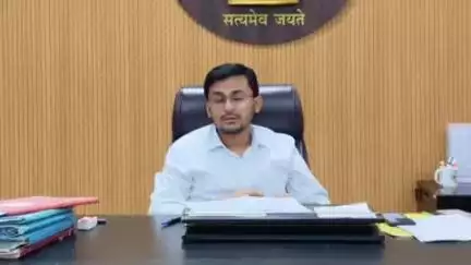 मुशहरी: जिलाधिकारी ने राजस्व कार्यों में तेजी लाने के लिए समाहरणालय सभागार में की साप्ताहिक समीक्षा बैठक