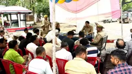 महरौनी: महरौनी में शांतिपूर्ण त्योहारों के लिए पीस कमेटी की बैठक आयोजित, धर्मगुरुओं एवं सम्भ्रांत नागरिकों के साथ हुई चर्चा