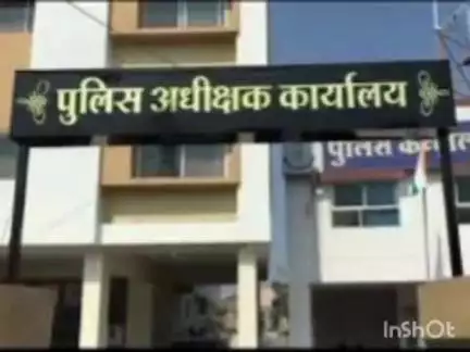 देवास नगर: देवास जिले के कमलापुर थाना क्षेत्र में गोडाउन से पिकअप वाहन सहित वायर व लोहा चुरा ले गए चार चोर