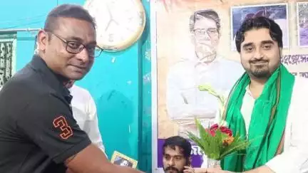 সিউড়ি ১: বীরভূম জেলার যুব সভাপতি অভিষেক ব্যানার্জিকে সংবর্ধনা দেওয়া হল সিউড়ি ১ নম্বর ও শহর যুব তৃণমূল কর্মীদের পক্ষ থেকে