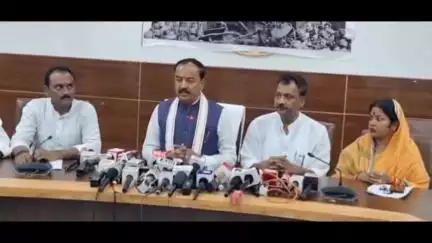 प्रयागराज दौरे पर पहुंचे डिप्टी सीएम केशव प्रसाद मौर्य, विभिन्न कार्यक्रमों में हुए शामिल