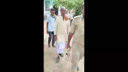 घाट कुसुंभा: कोरमा थाना पुलिस ने कोरमा थाना क्षेत्र से एक इश्तेहार वारंटी और एक एनवीडब्लू वारंटी को गिरफ्तार कर जेल भेजा