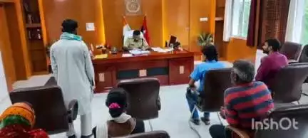 मधुबनी: एसपी योगेंद्र कुमार ने कार्यालय में जनसुनवाई कर फरियादियों की सुनी समस्याएं, दिए निर्देश