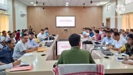 তামুলপুৰ: তামুলপুৰ জিলা আয়ুক্ত কাৰ্যালয়ৰ সভা কক্ষত জিলা আয়ুক্তৰ উপস্থিতিত জিলা স্বাস্থ্য সমিতিৰ সভা অনুষ্ঠিত