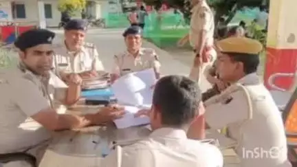 सोनबरसा: एसडीपीओ मुकेश कुमार ठाकुर पहुंचे सोनवर्षा राज थाना, लंबित मामलों की समीक्षा कर दिए निर्देश