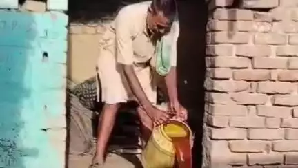 मोतिहारी: पूर्वी चंपारण मोतिहारी जिले के विभिन्न थाना क्षेत्रों में A.L.T.F. की टीम ने 9000 लीटर विनिष्ट किया, 10 को किया गिरफ्तार