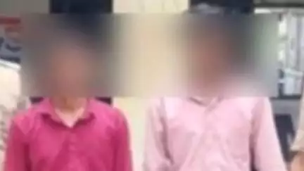 सोरांव: बेला कछार के पास से चोरी की 11 स्टील प्लेट के साथ दो वांछित अभियुक्तों को पुलिस ने किया गिरफ्तार