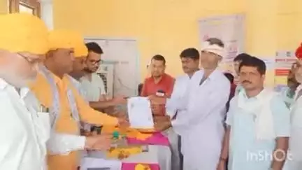 पीपलू: बनवाड़ा के राजीव गांधी सेवा केंद्र में पंडित दीनदयाल उपाध्याय अंत्योदय संबल पखवाड़ा के तहत शिविर का आयोजन