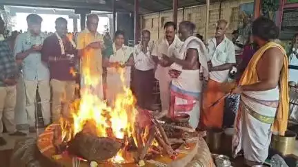உளுந்தூர்பேட்டை: பாதூர் ஸ்ரீ பிரித்திங்கரா தேவி கோவிலில் நடைபெற்ற மிளகாய் யாகத்தில் திரளான பக்தர்கள் பங்கேற்பு