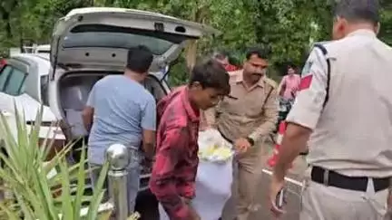 नौगांव: नौगांव पुलिस को मिली सफलता, कीरतपुरा फार्म हाउस से 216 किलो अवैध गांजा बरामद, आरोपी गिरफ्तार