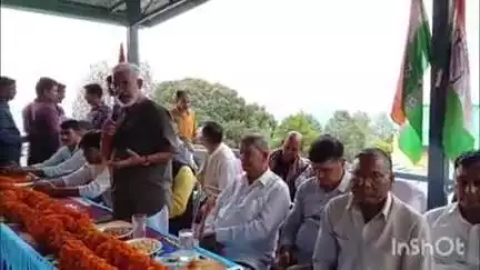 अल्मोड़ा: शीतलाखेत पहुंची पूर्व सीएम हरीश रावत की न्याय यात्रा, जनता से की कांग्रेस को मजबूत करने की अपील