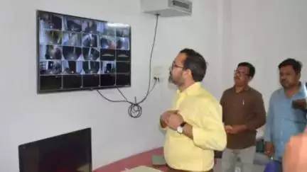 सरायकेला: जिला निर्वाचन पदाधिकारी सह उपायुक्त ने सामुदायिक भवन सरायकेला में किया ईवीएम वेयरहाउस का त्रैमासिक निरीक्षण