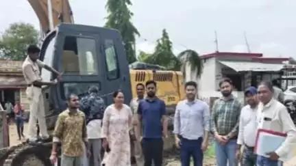 मुंगेली: जिला प्रशासन की बड़ी कार्रवाई, अवैध रेत भंडारण के 600 ट्रैक्टर रेत किए गए जब्त