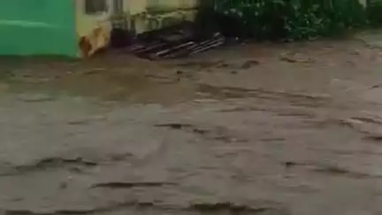अक्कलकुवा: अक्कलकुवा शहरातील मक्राणीफळी येथे गुडघाभर पाणी; नागरिक त्रस्त