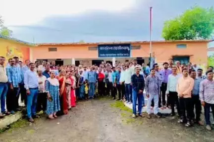 उदयपुरा: ई-अटेंडेंस के विरोध में शिक्षक संघ ने तहसील कार्यालय उदयपुरा में दिया ज्ञापन