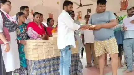 গড়বেতা ৩: গড়বেতার গড়ঙ্গায় দীঘা জগন্নাথ দেবের মহাপ্রসাদ বিতরণ