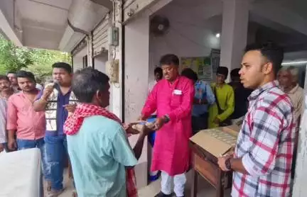 চণ্ডীতলা ২: আশুতোষ গ্রাম পঞ্চায়েতের উদ্যোগে দিঘার জগন্নাথধামের প্রসাদ বিতরণী কর্মসূচিতে রাজ্যের মন্ত্রী