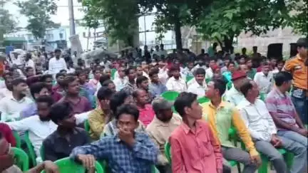 সিউড়ি ২: একুশে জুলাই ধর্মতলা চলো কর্মসূচিকে সফল করতে পূরন্দরপুর তৃণমূল কংগ্রেস কার্যালয়ের সামনে সাংগঠনিক বৈঠকের আয়োজন